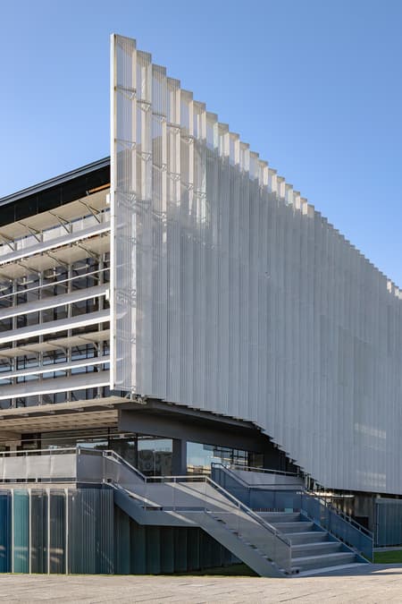 Agora UNI